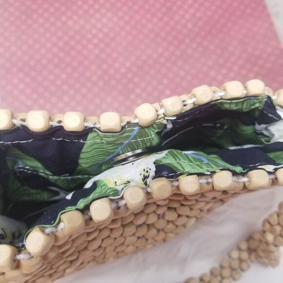 NWOT. BEADED CROSSBODY BAG. - Picture 3 of 5